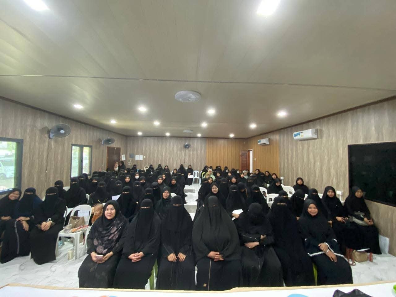 تنصيب مسؤولات الحافظات في فروع جمعية الحفاظ بالفلبين