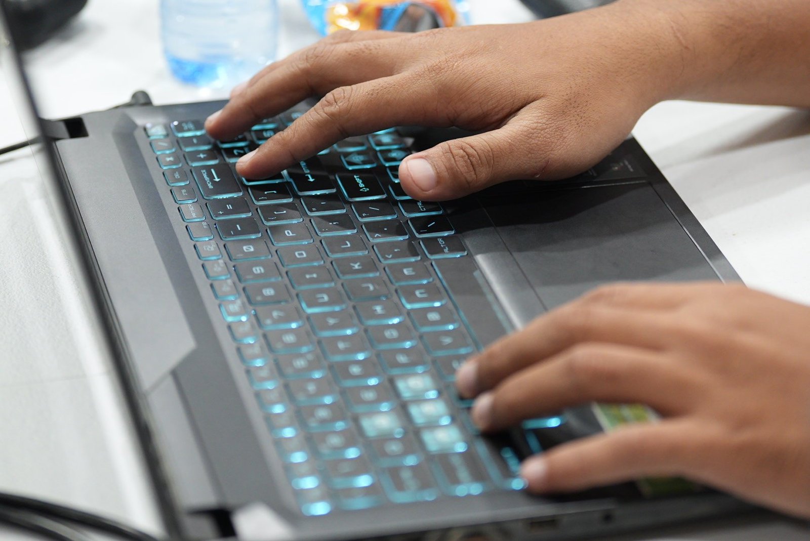 تطوير مهارات أعضاء الجمعية وأبنائها في التقنيات الحديثة