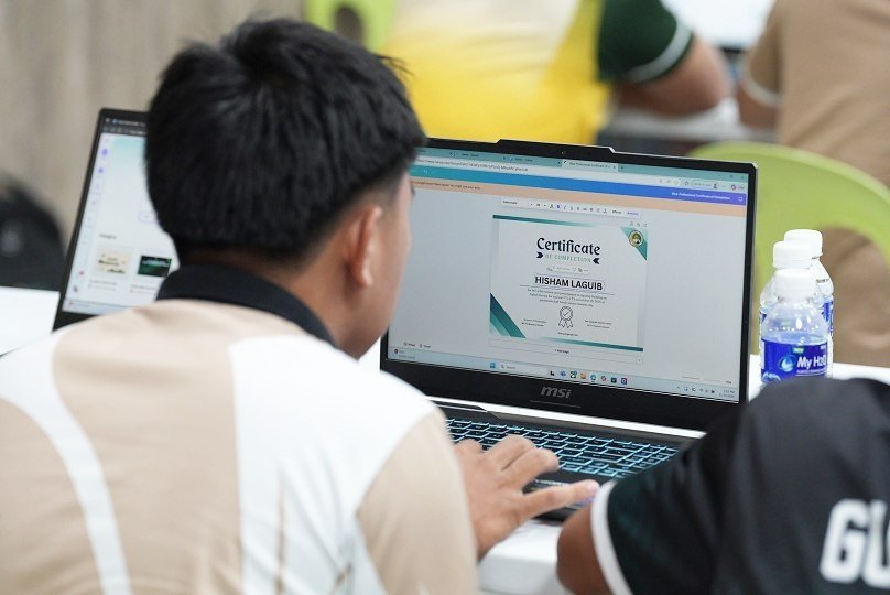 تطوير مهارات أعضاء الجمعية وأبنائها في التقنيات الحديثة